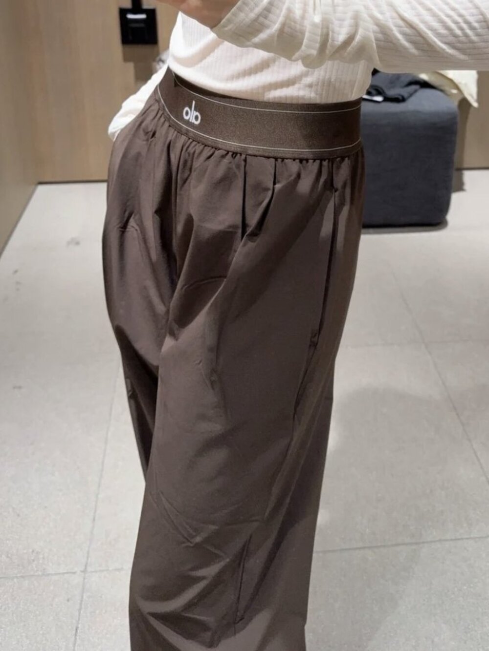 🤎ALO Yoga Suit Up Trouser Coffee Brown/Espresso(Regular 30" Inseam)🚭Smoke-free - Picture 7 of 7